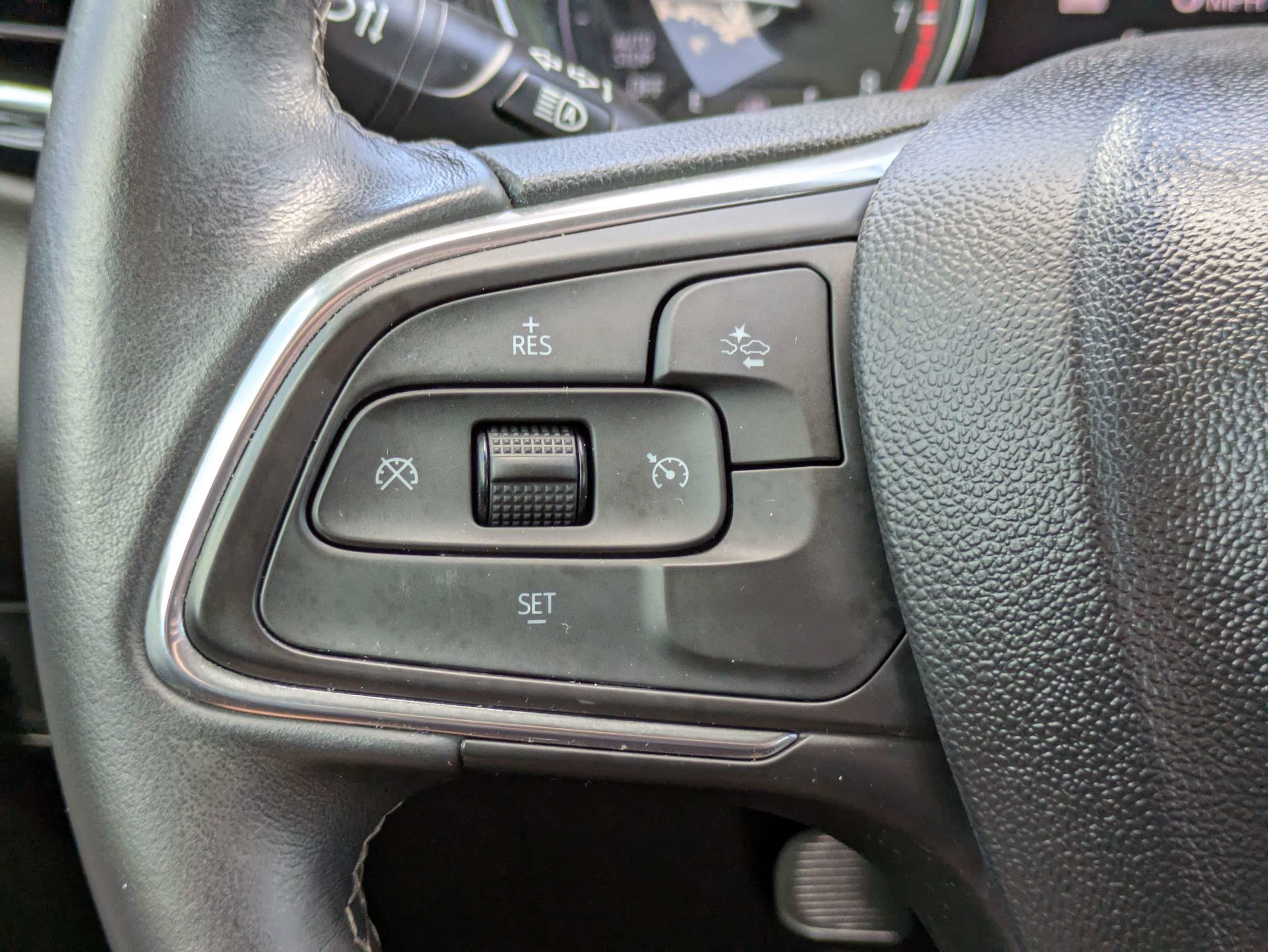 Used 2020 Buick Encore GX Select w/ Experience Buick Package FWD image 25