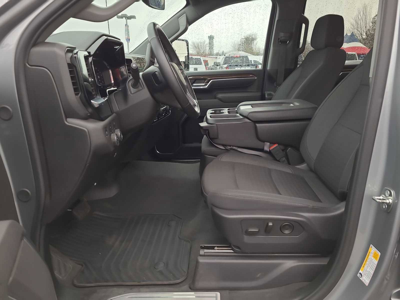 Used 2025 Chevrolet Silverado 2500 LT w/ Convenience Package image 19