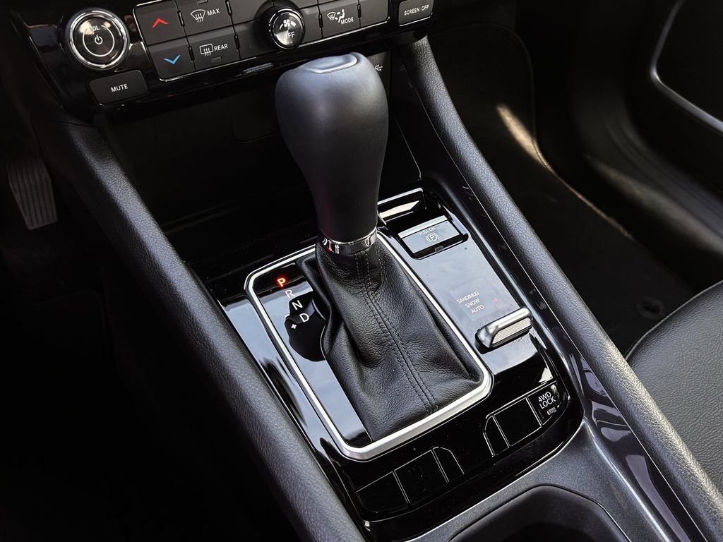 Used 2025 Jeep Compass Latitude image 24