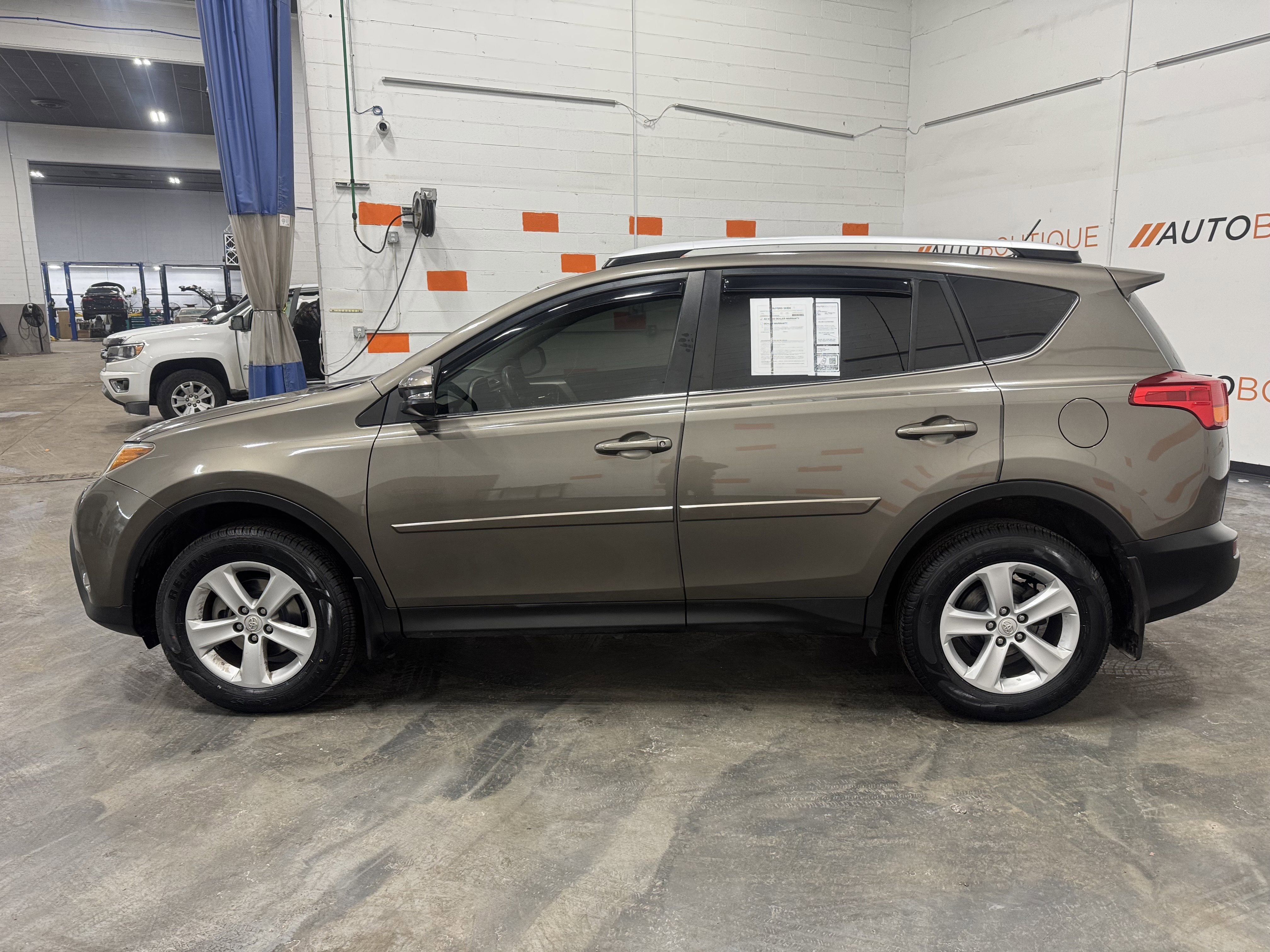 Used 2014 Toyota RAV4 XLE image 12