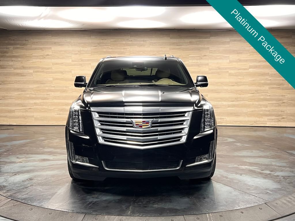 Used 2020 Cadillac Escalade Platinum AWD/4WD image 2