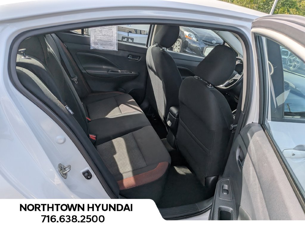 Used 2025 Nissan Versa SR FWD image 29