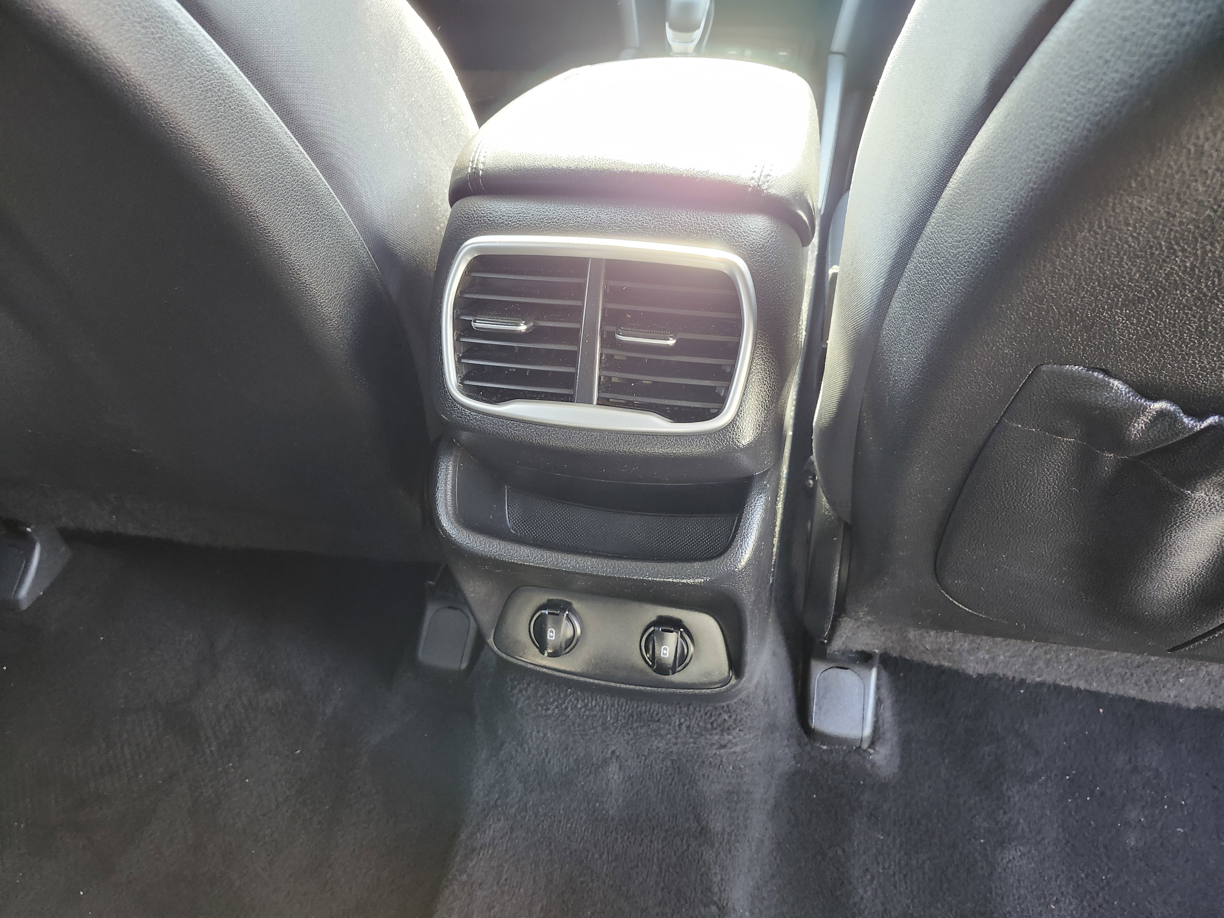 Used 2020 Hyundai Santa Fe SE FWD image 16