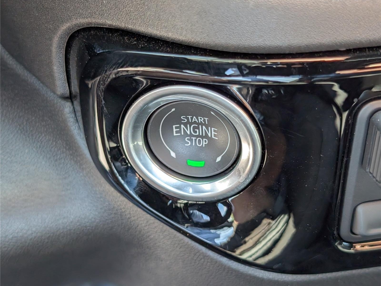 Used 2024 Chevrolet Silverado 1500 RST AWD/4WD image 24