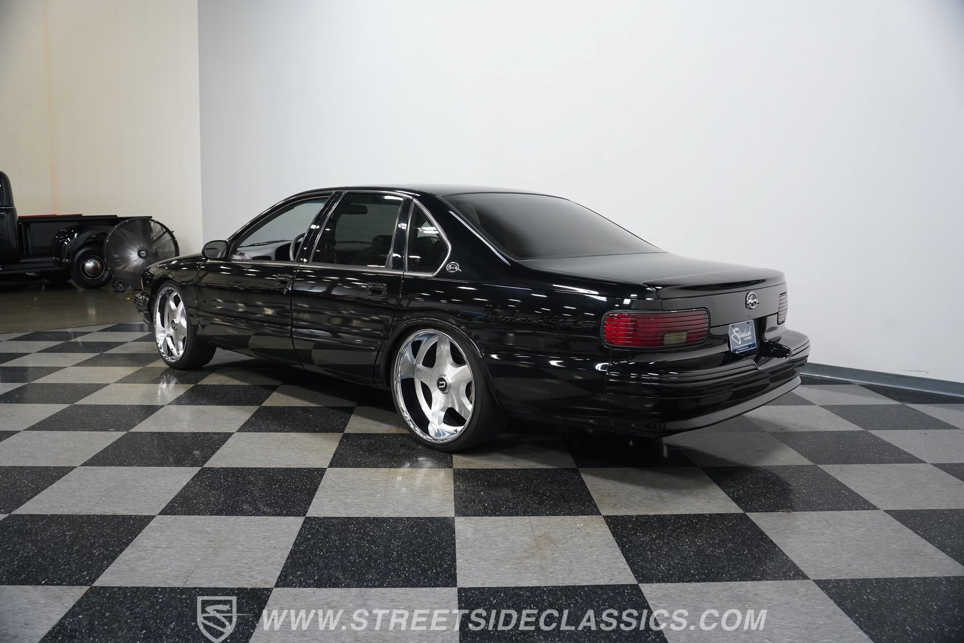 Used 1996 Chevrolet Impala SS RWD image 10