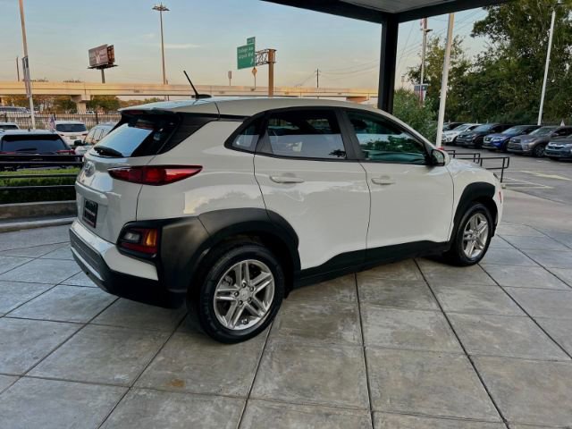 Used 2021 Hyundai Kona SE image 4
