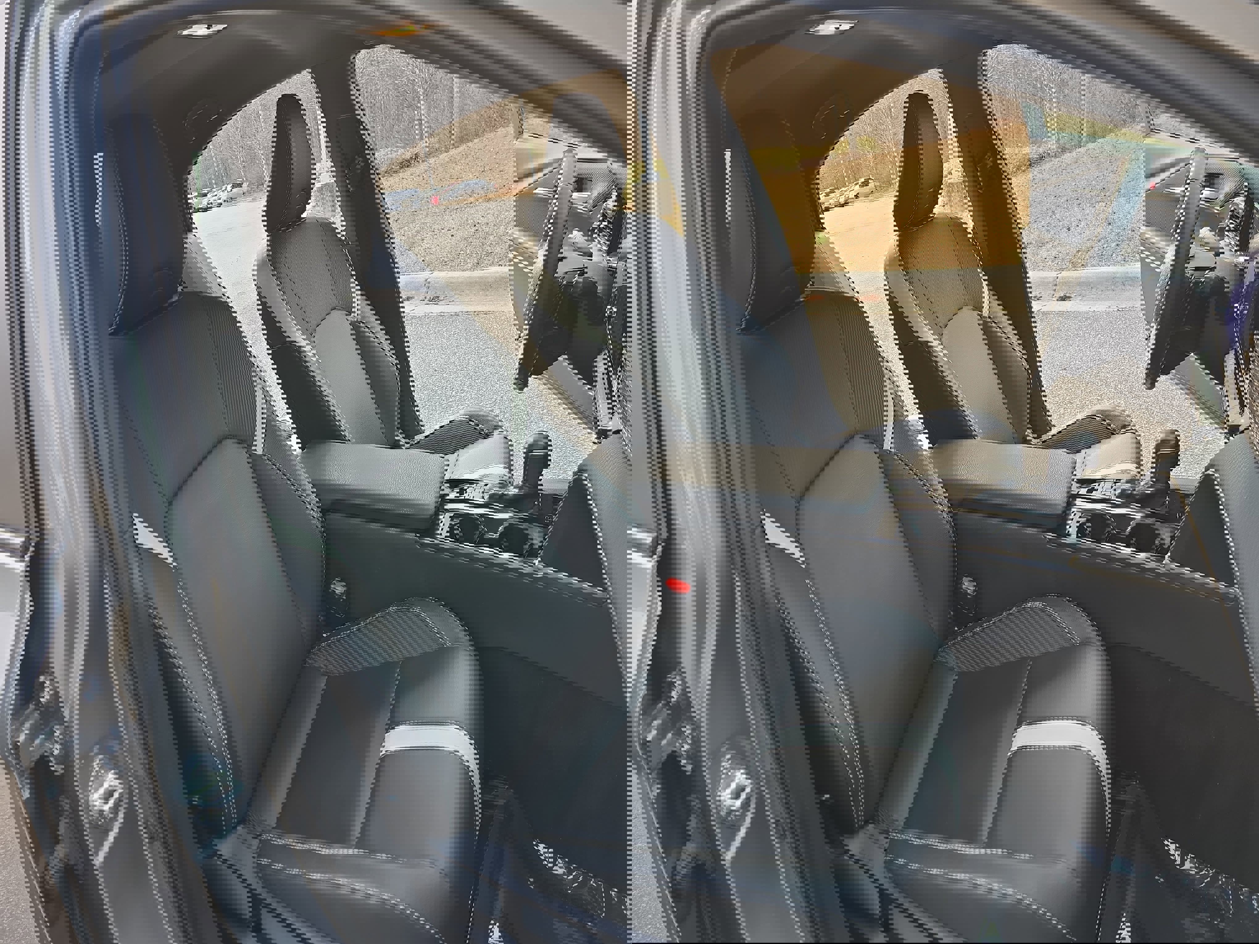 Used 2025 Toyota Camry SE image 10