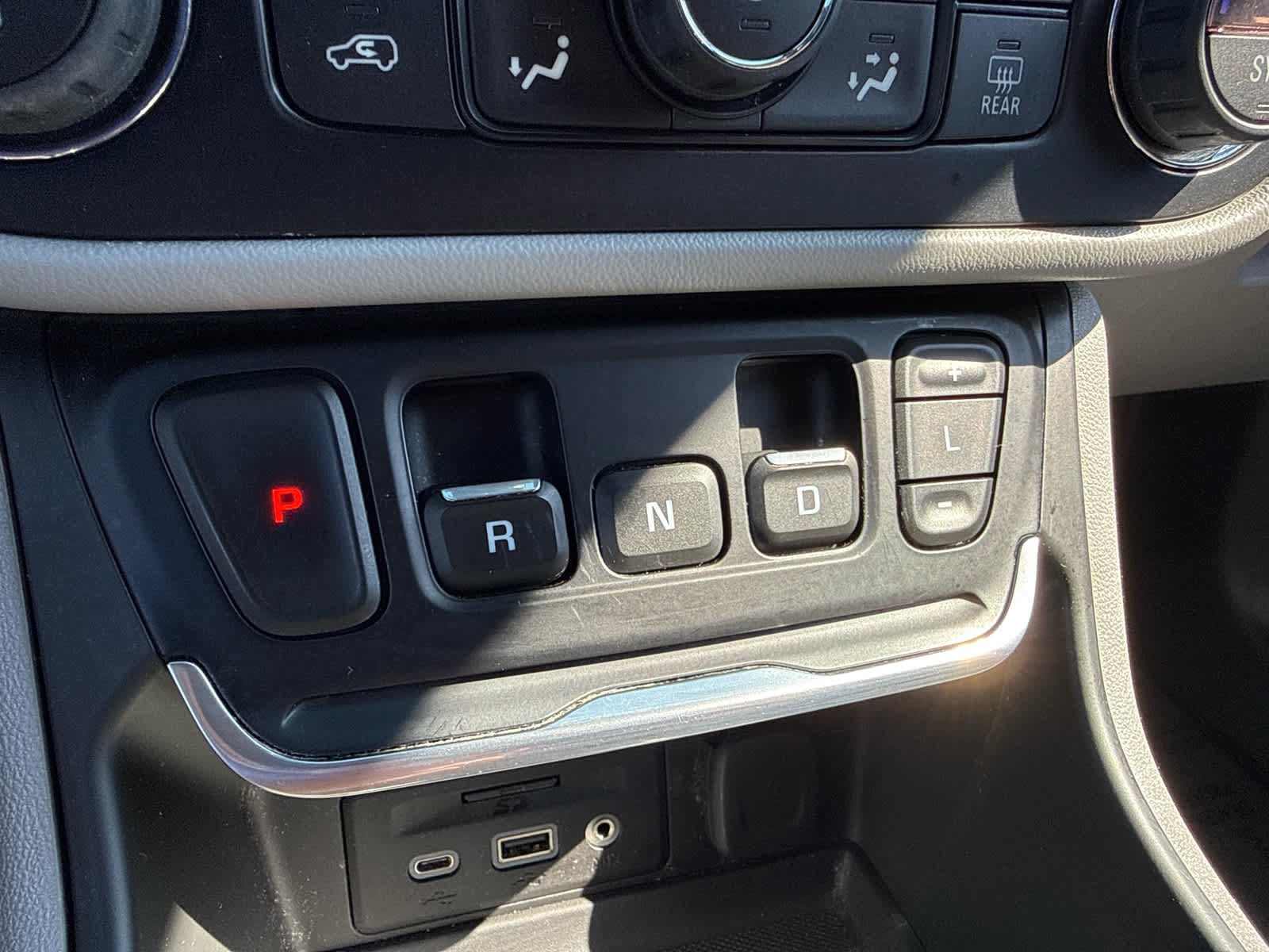 Certified 2021 GMC Terrain SLT w/ Infotainment Package II AWD/4WD image 20