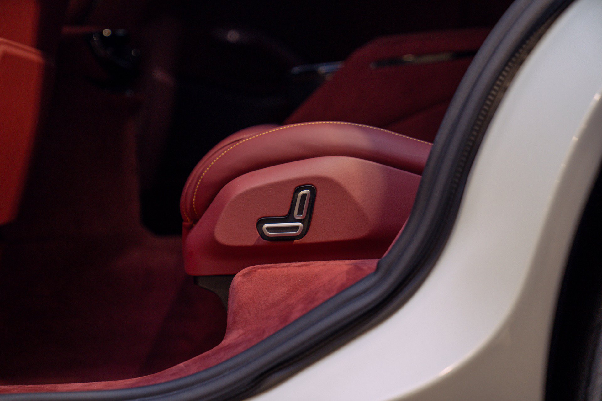 Used 2025 Ferrari Purosangue AWD/4WD image 55