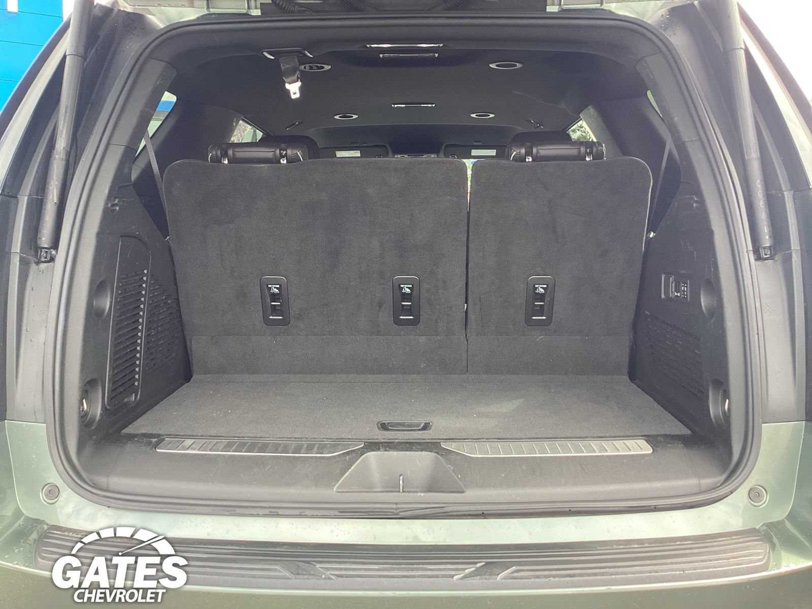 Used 2024 Chevrolet Tahoe Premier AWD/4WD image 10