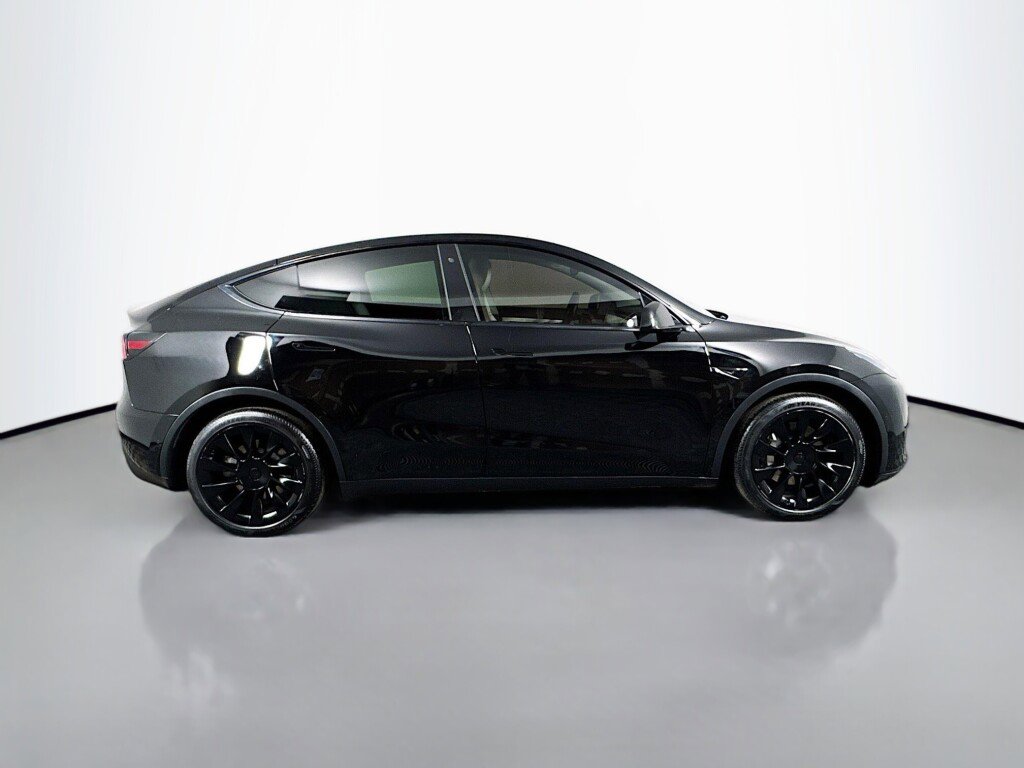 Used 2020 Tesla Model Y Long Range image 6