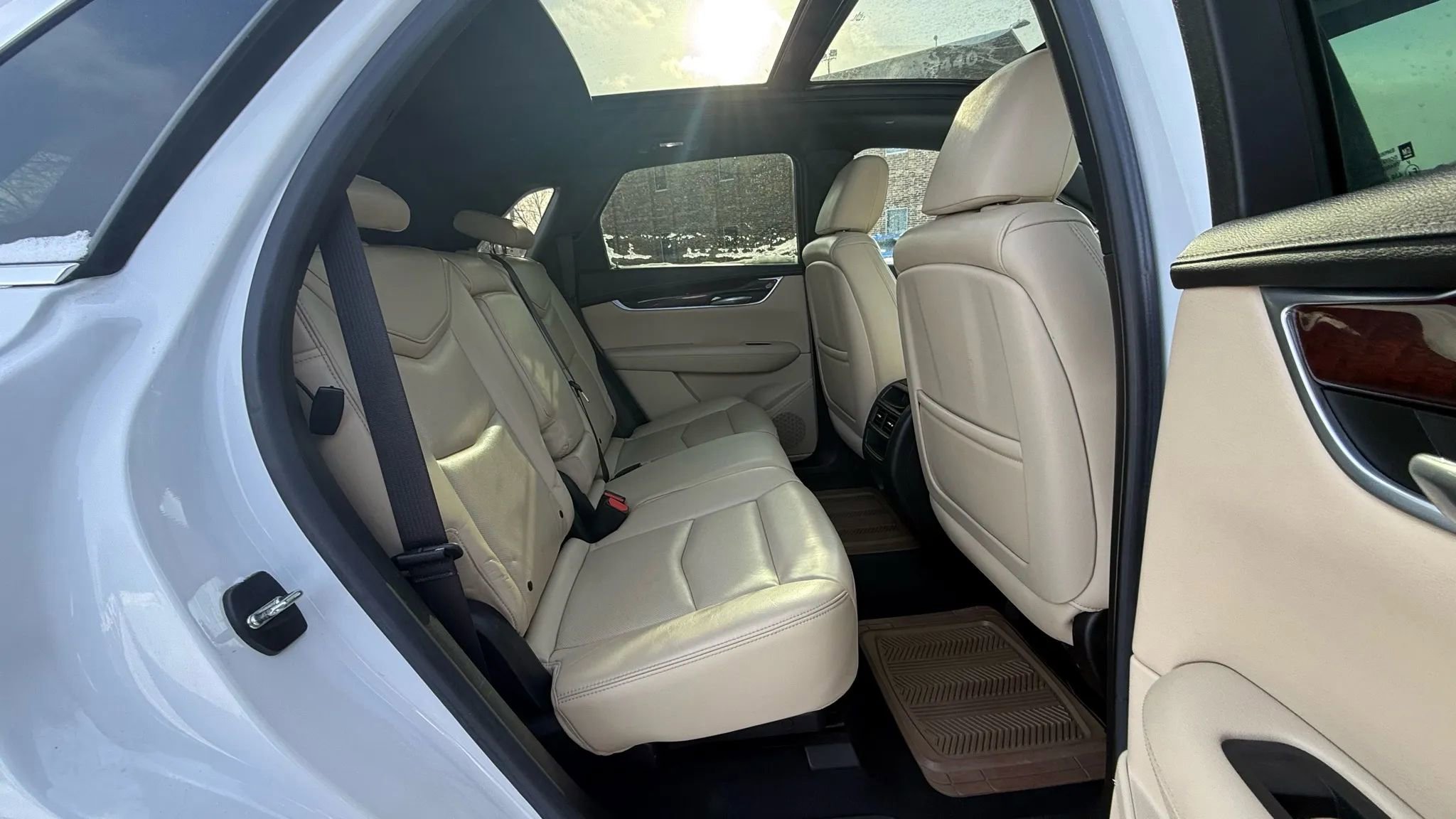 Used 2017 Cadillac XT5 Luxury image 31