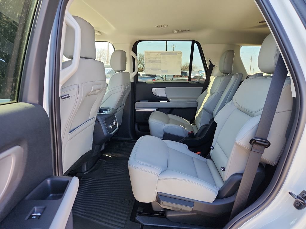 New 2026 Ford Expedition Active image 19