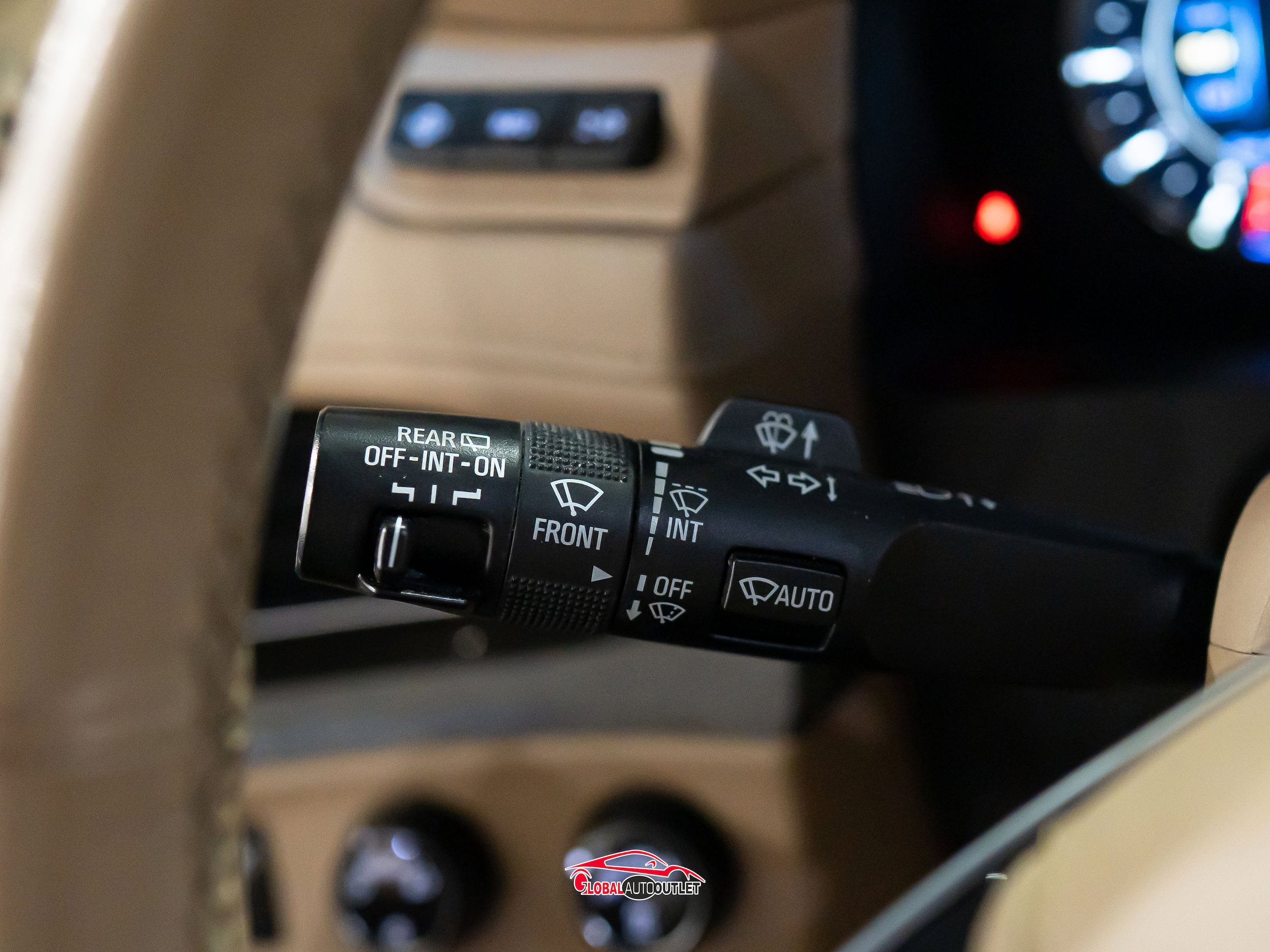 Used 2018 Cadillac Escalade ESV Platinum AWD/4WD image 30