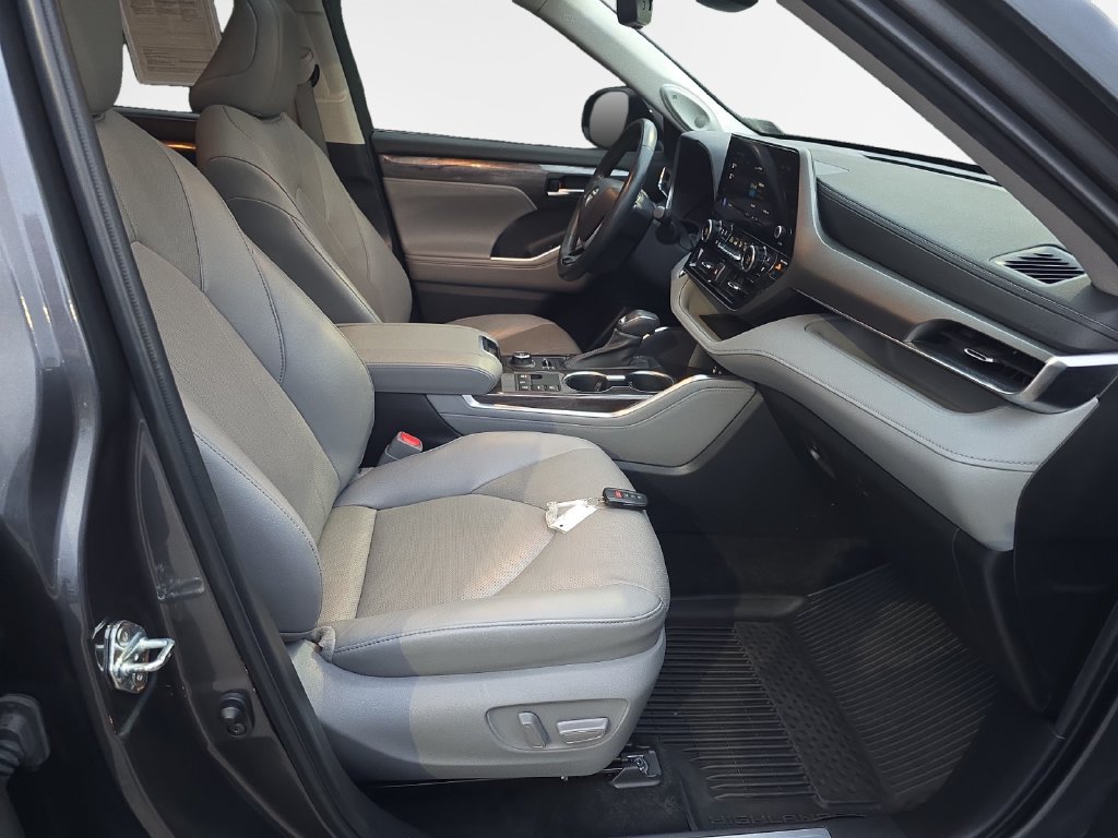 Used 2023 Toyota Highlander Limited AWD/4WD image 26
