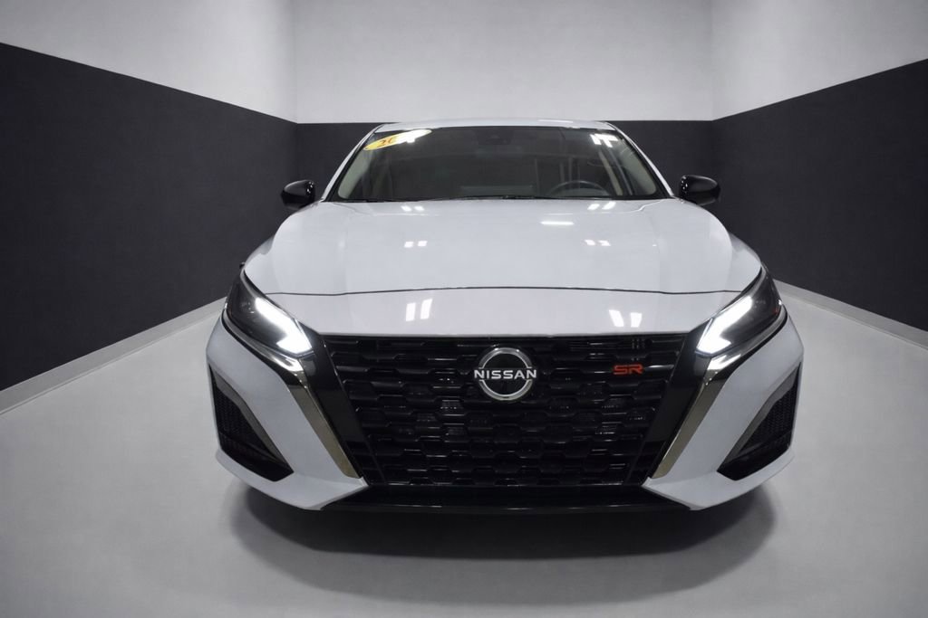 Used 2023 Nissan Altima 2.5 SR w/ SR Premium Package image 6