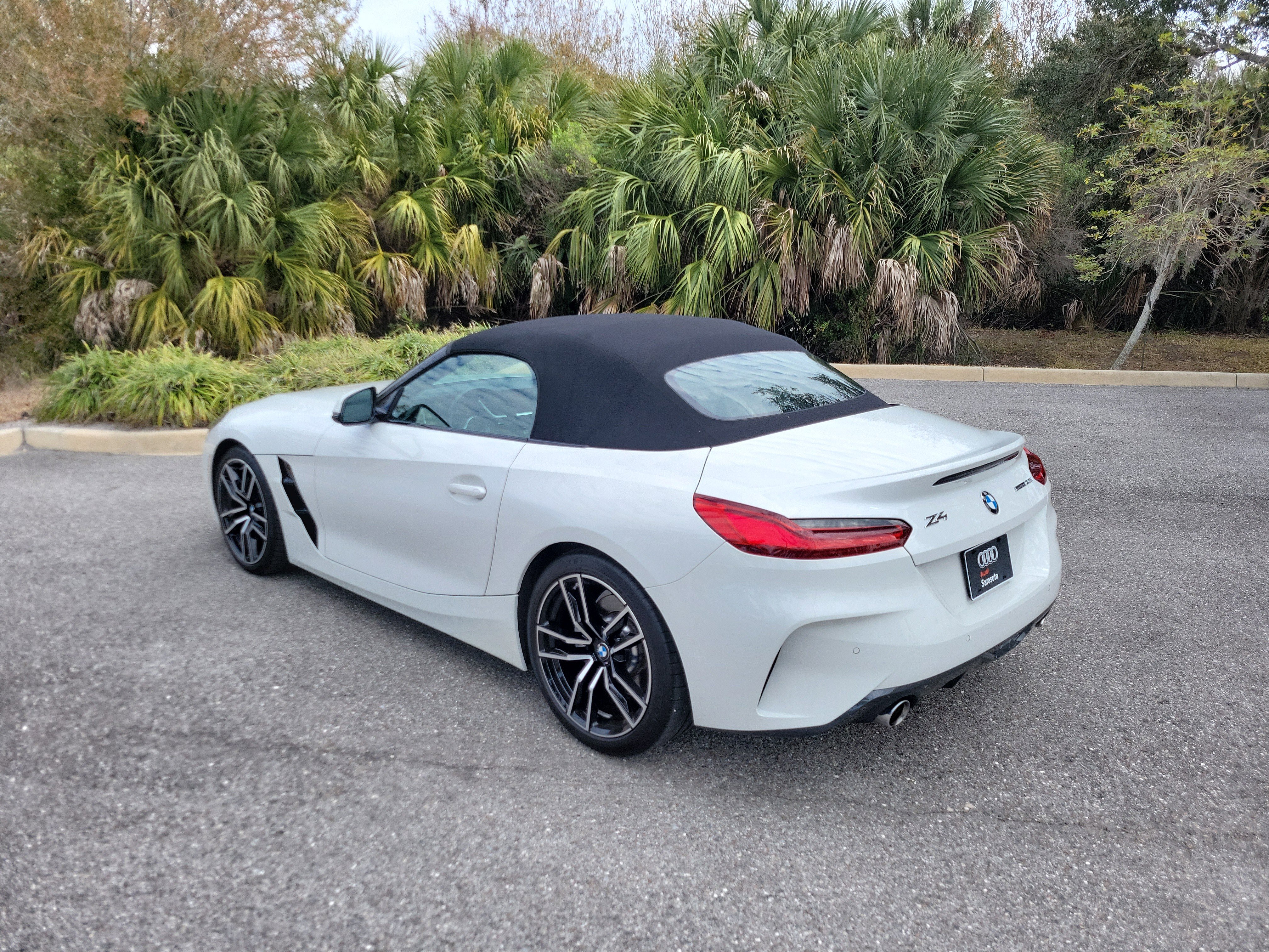 Used 2023 BMW Z4 sDrive30i w/ Driving Assistance Package image 9