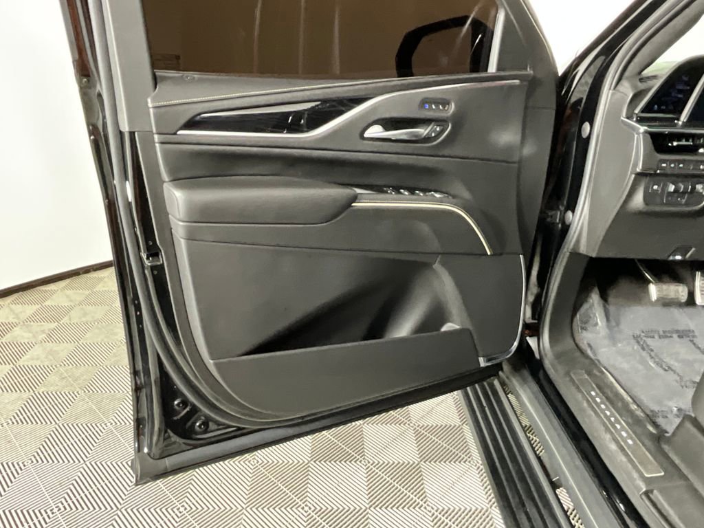 Used 2023 Cadillac Escalade ESV V AWD/4WD image 19
