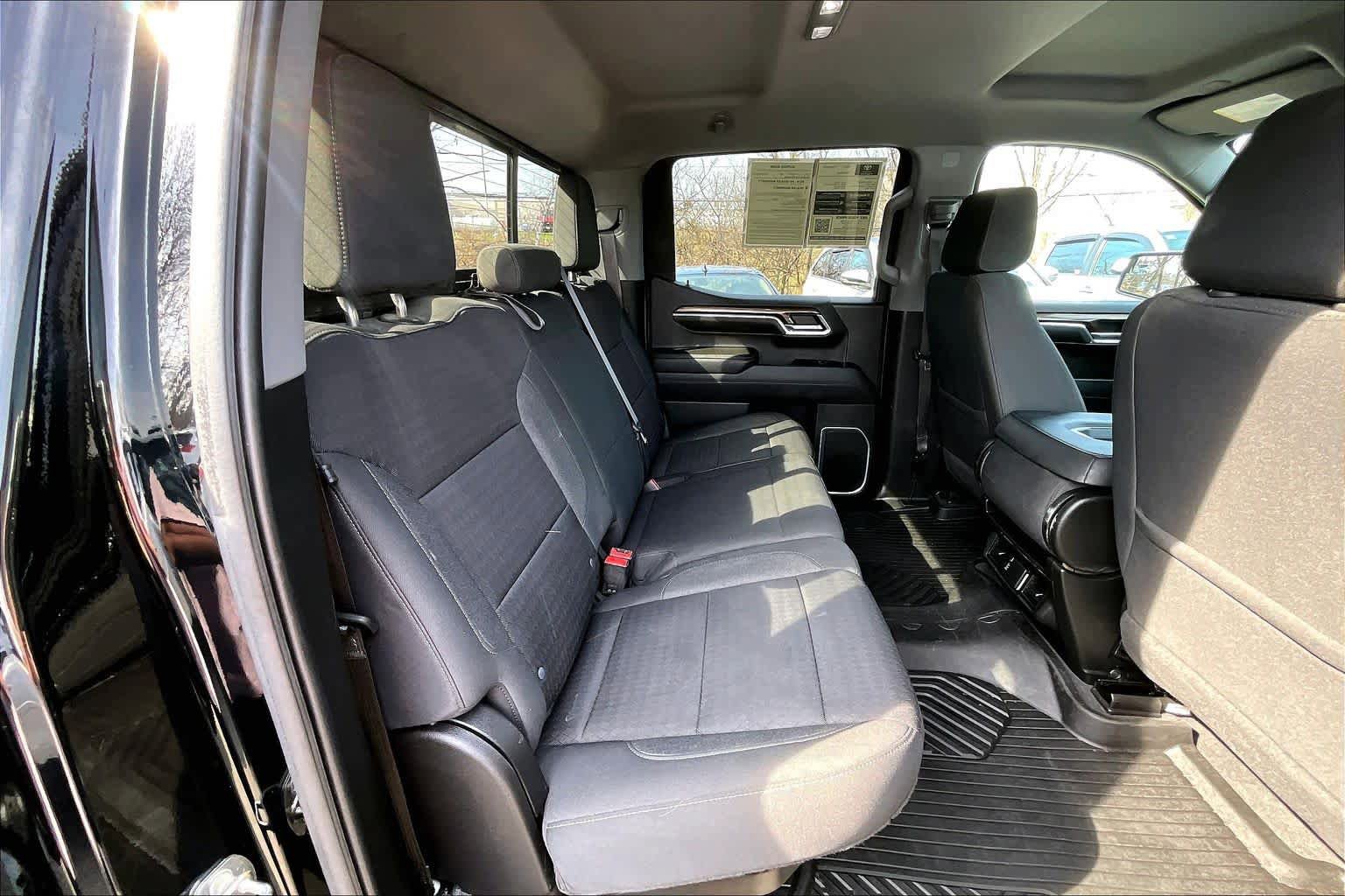 Used 2022 Chevrolet Silverado 1500 LT AWD/4WD image 18