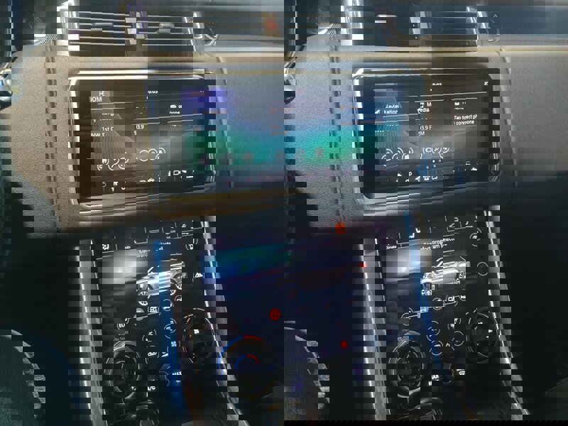 Used 2018 Land Rover Range Rover Sport HSE image 23