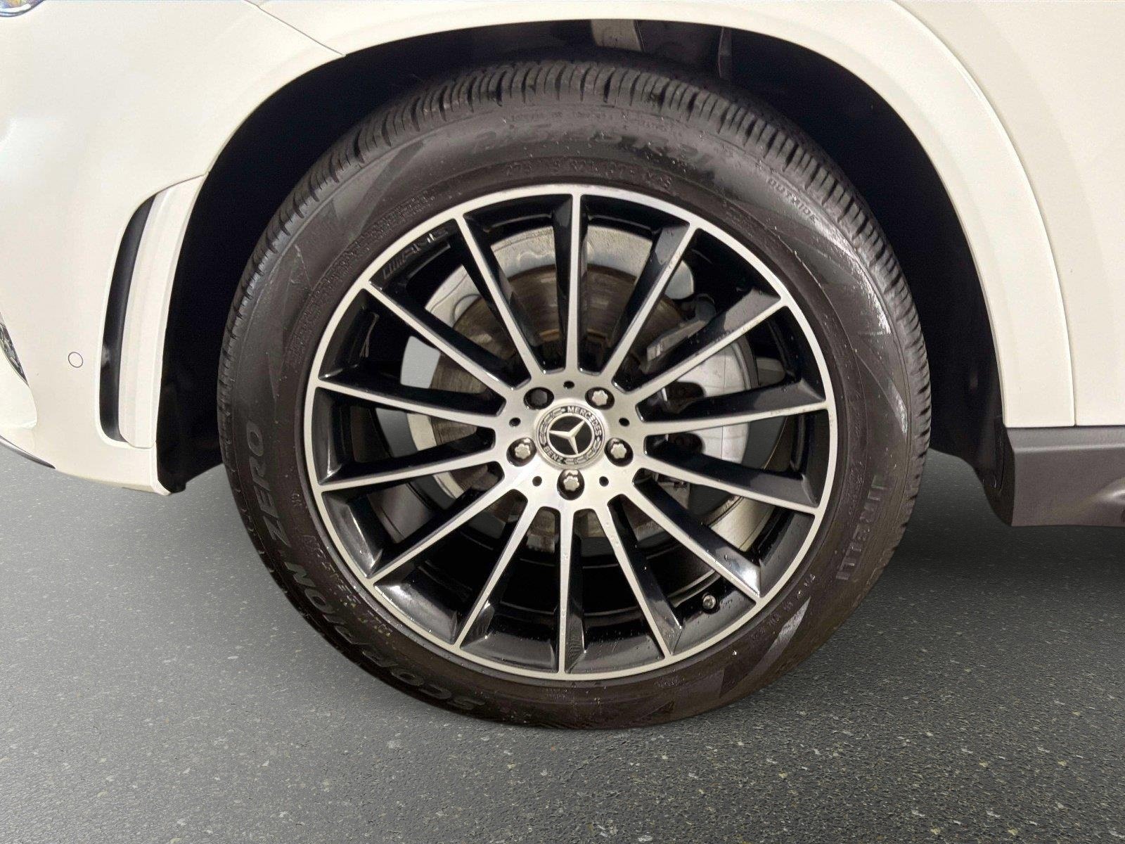Used 2025 Mercedes-Benz GLC 350e 4MATIC image 12