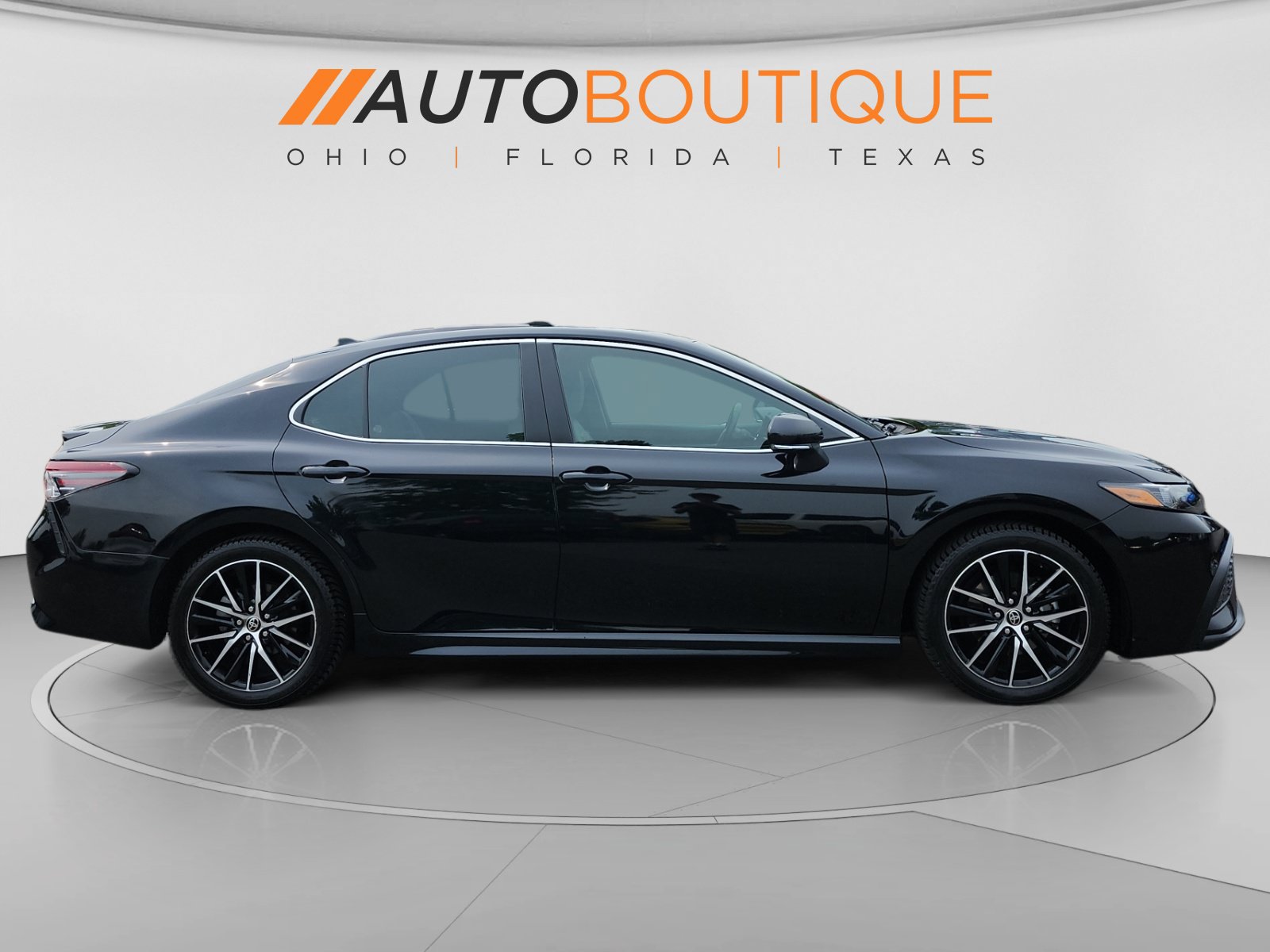 Used 2022 Toyota Camry SE FWD image 7