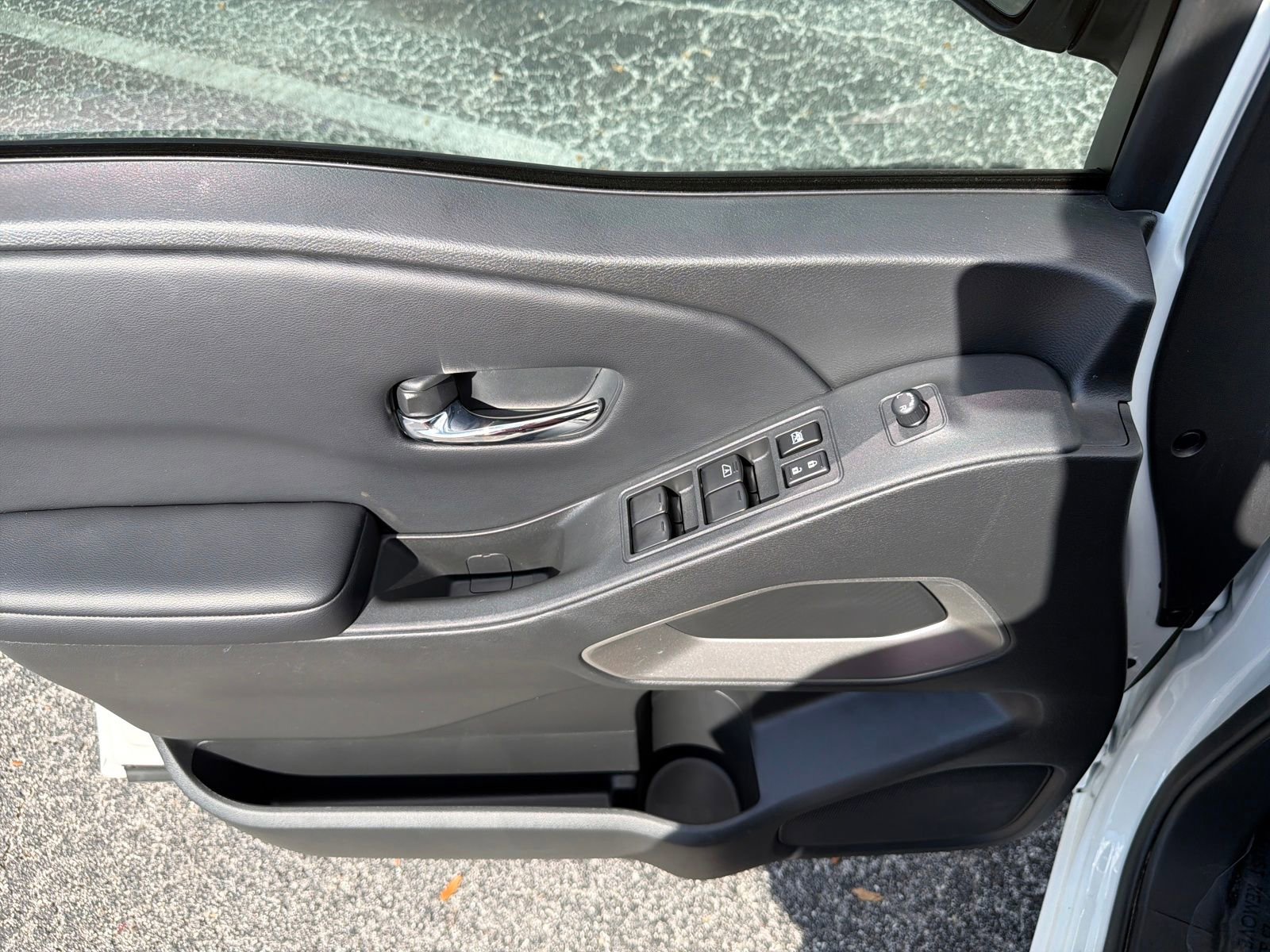 Certified 2025 Nissan Frontier SV image 16