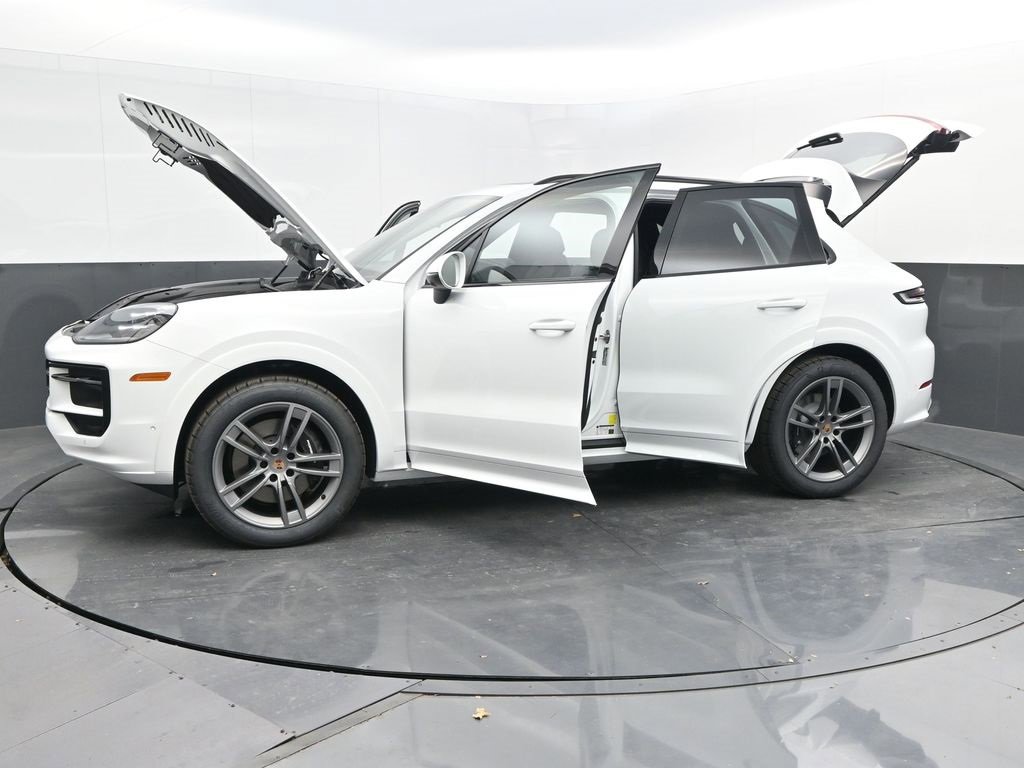 New 2025 Porsche Cayenne image 46