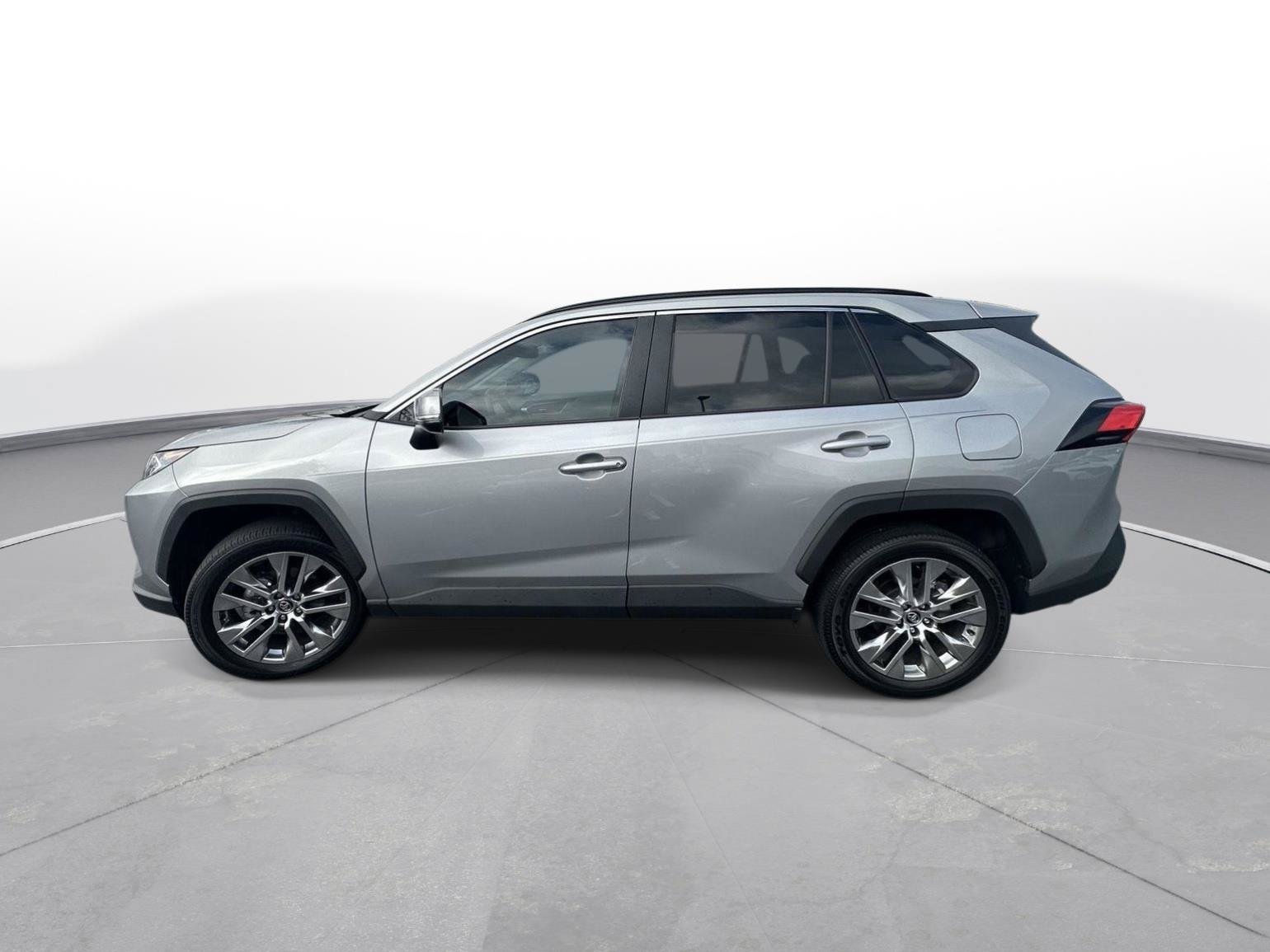 Certified 2020 Toyota RAV4 XLE Premium FWD image 9