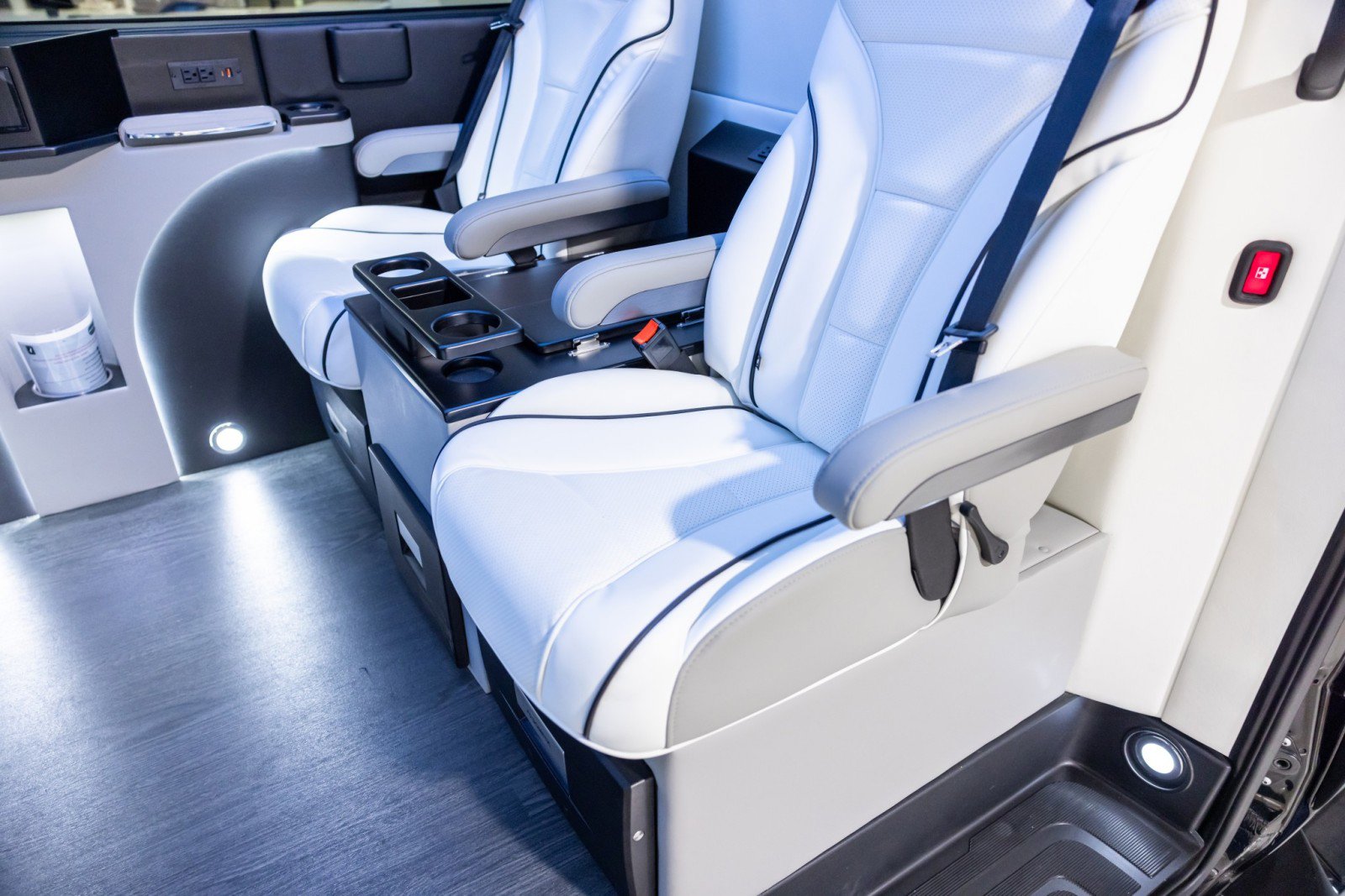 Used 2025 Mercedes-Benz Sprinter 3500 image 28