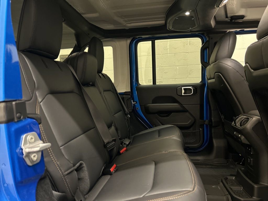 New 2026 Jeep Wrangler Unlimited Sahara AWD/4WD image 9