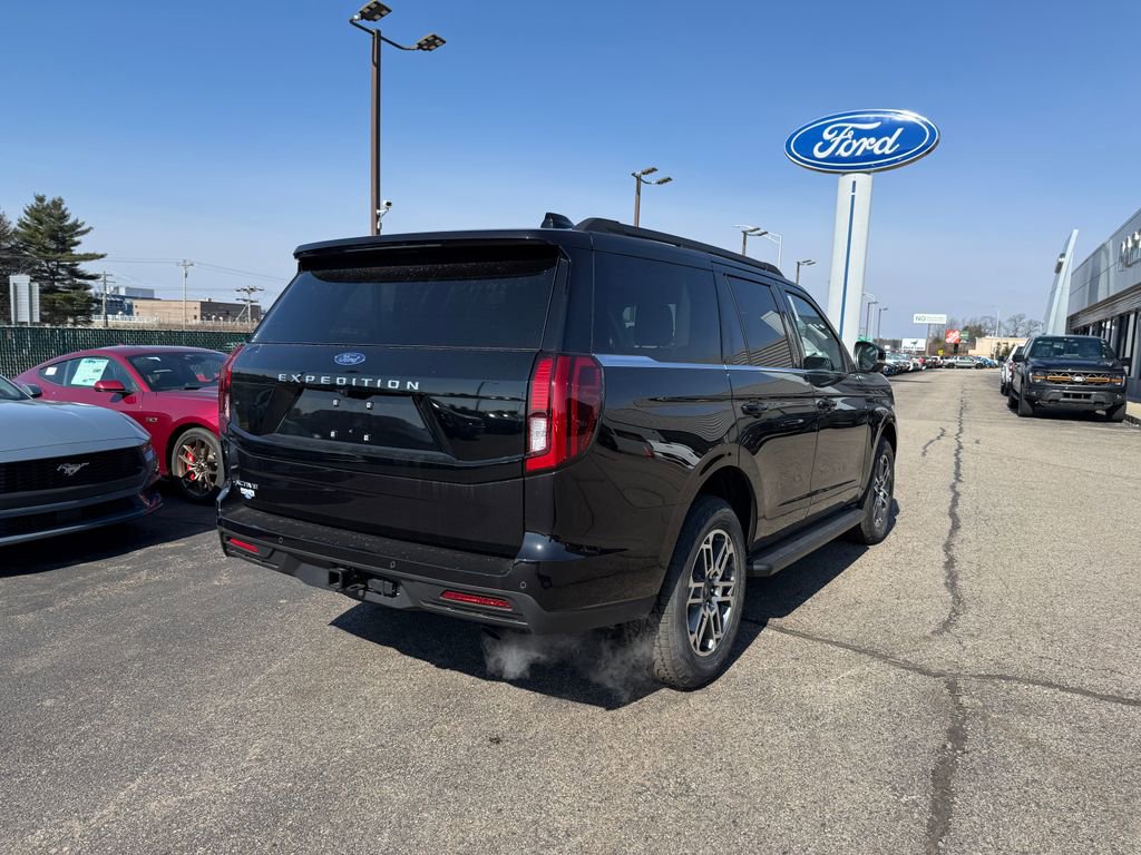 New 2026 Ford Expedition Active image 19