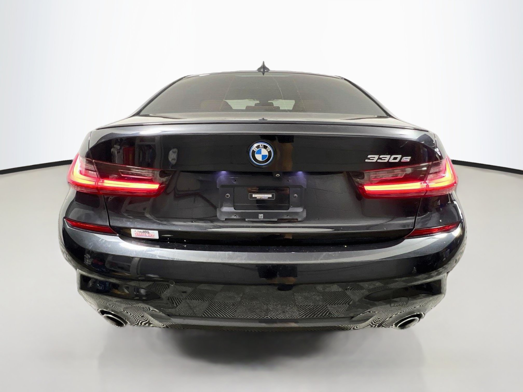 Used 2022 BMW 330e w/ M Sport Package RWD image 6