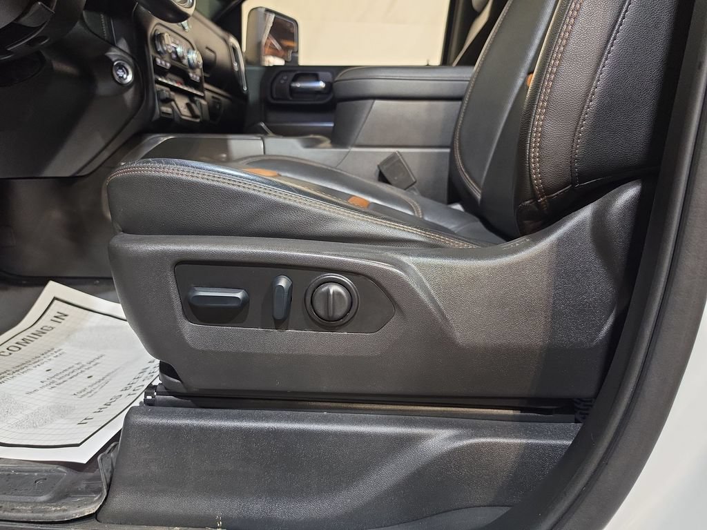 Used 2022 GMC Sierra 2500 AT4 w/ AT4 Preferred Package AWD/4WD image 14