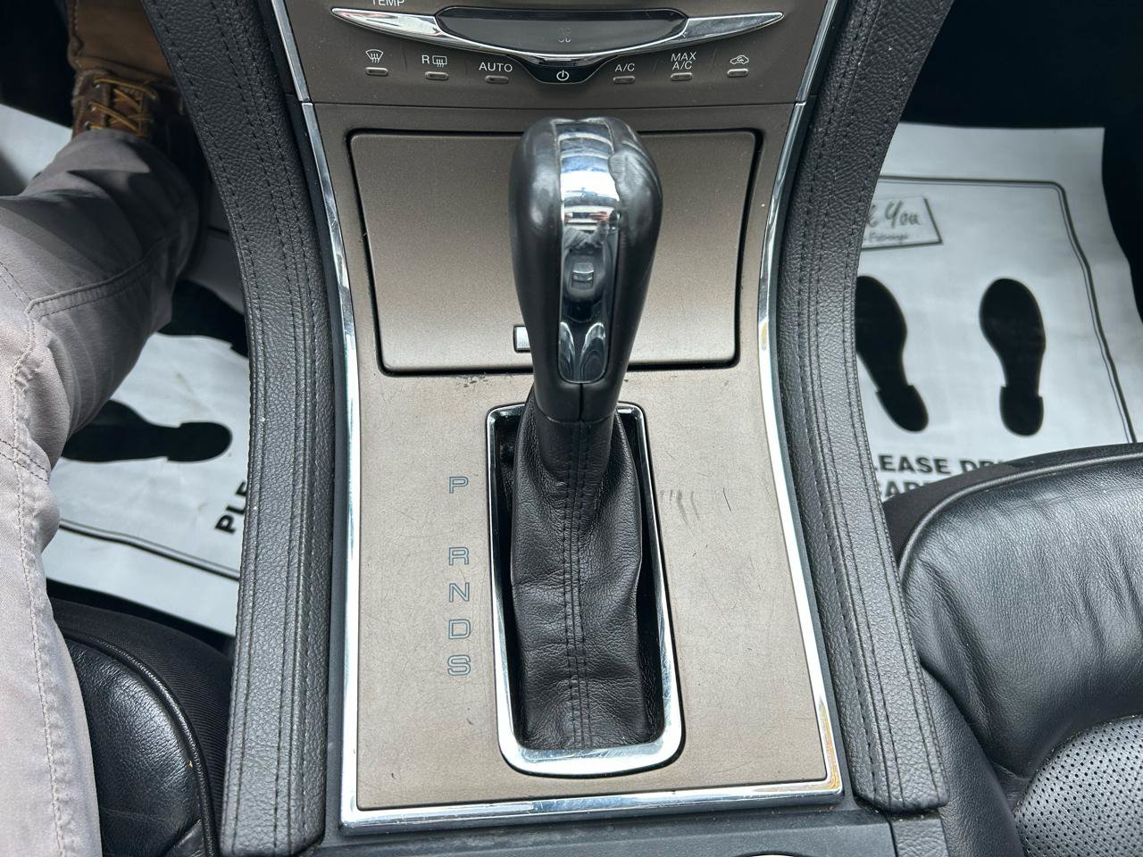 Used 2014 Lincoln MKX AWD w/ Equipment Group 101A image 28