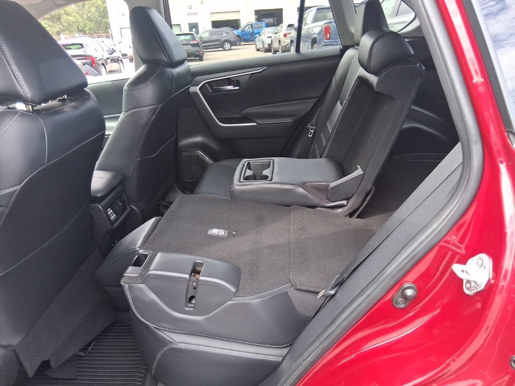 Used 2022 Toyota RAV4 XLE Premium AWD/4WD image 20