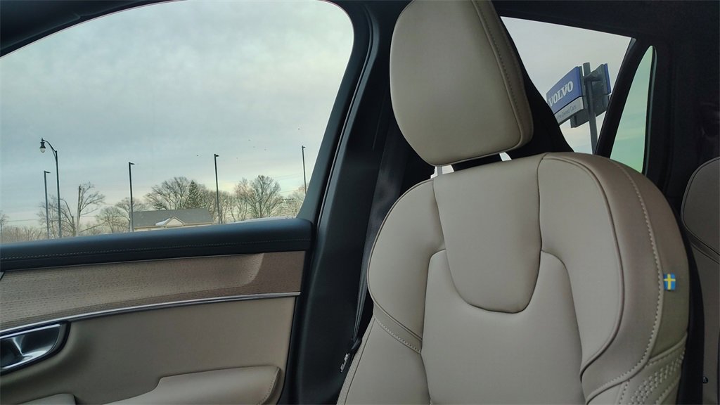 New 2026 Volvo XC90 B5 Plus image 21