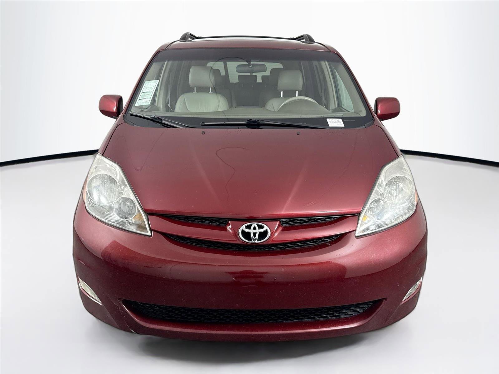Used 2008 Toyota Sienna XLE image 9