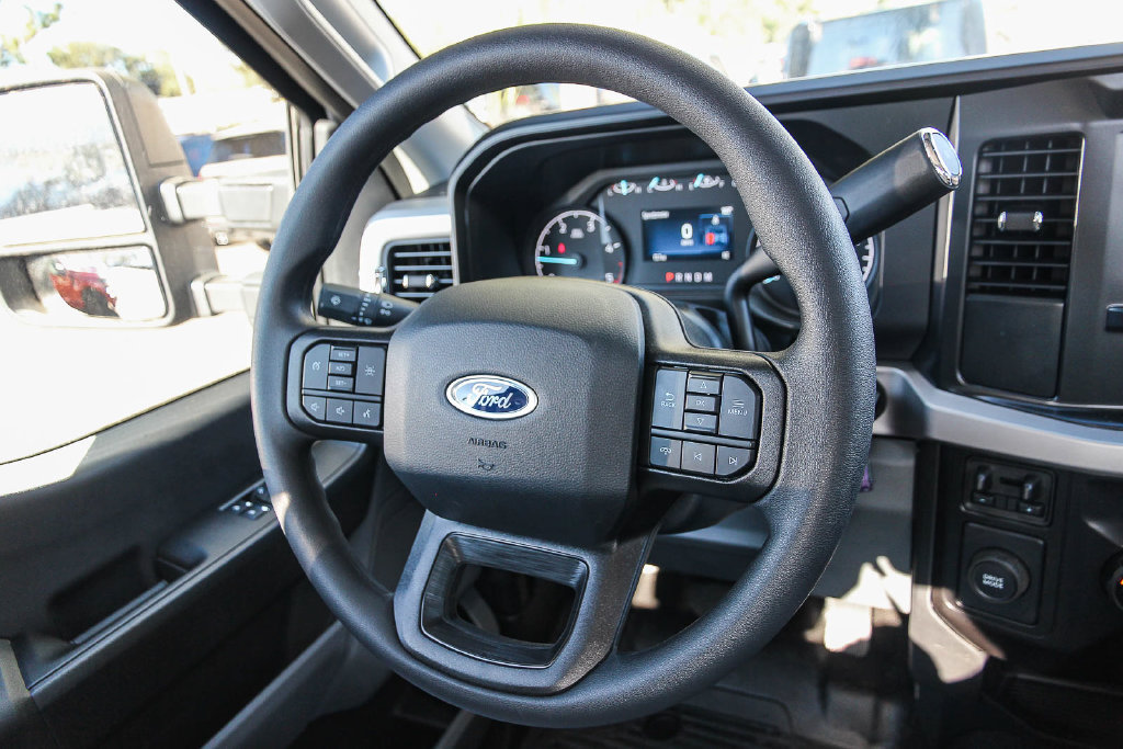 New 2025 Ford F450 XL w/ XL Chrome Package RWD image 18