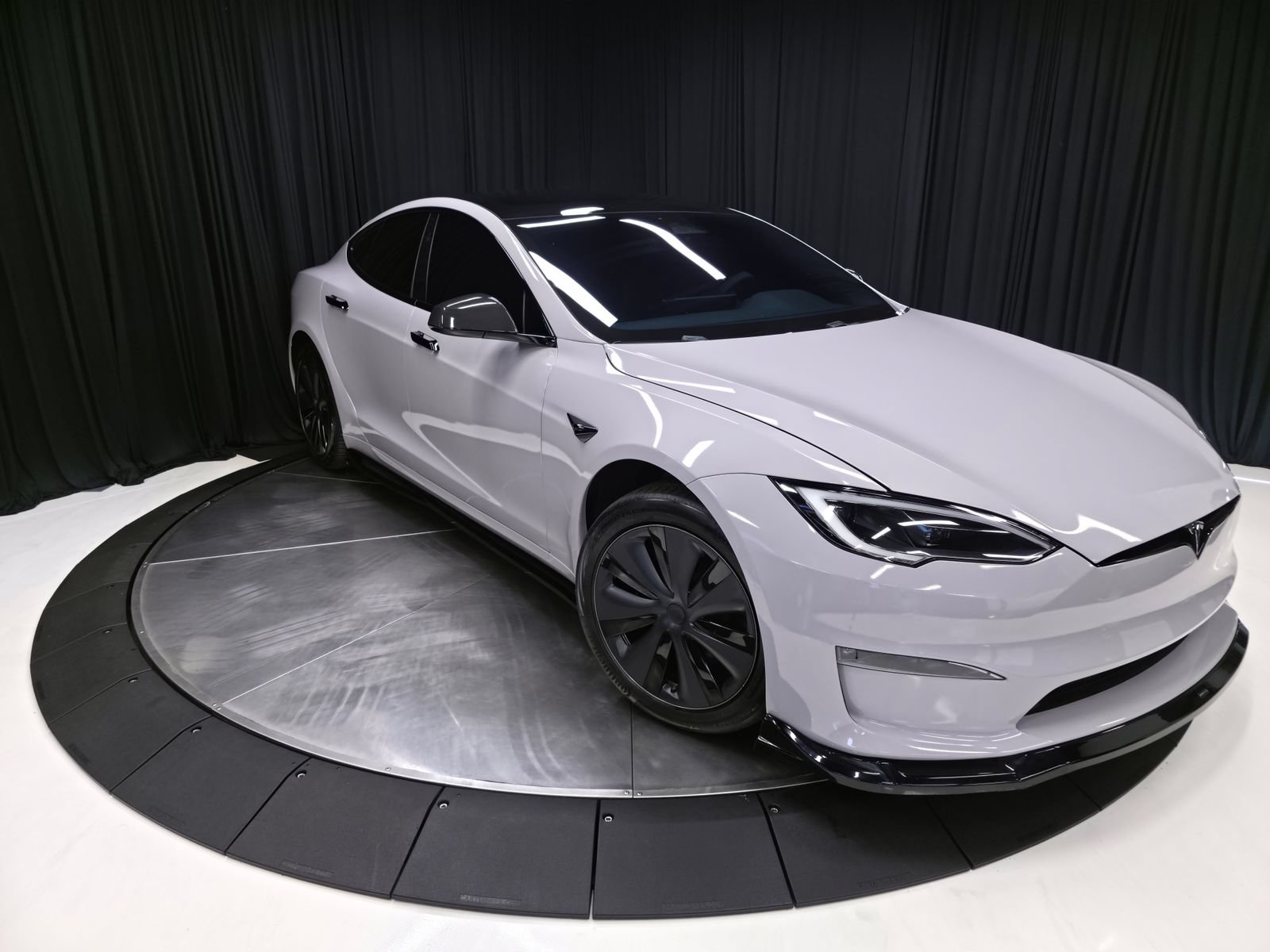 Used 2023 Tesla Model S Standard Range AWD/4WD image 17