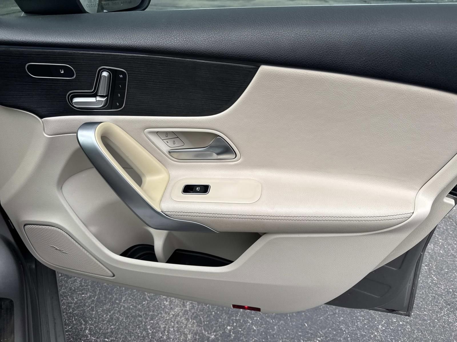 Used 2019 Mercedes-Benz A 220 4MATIC image 14