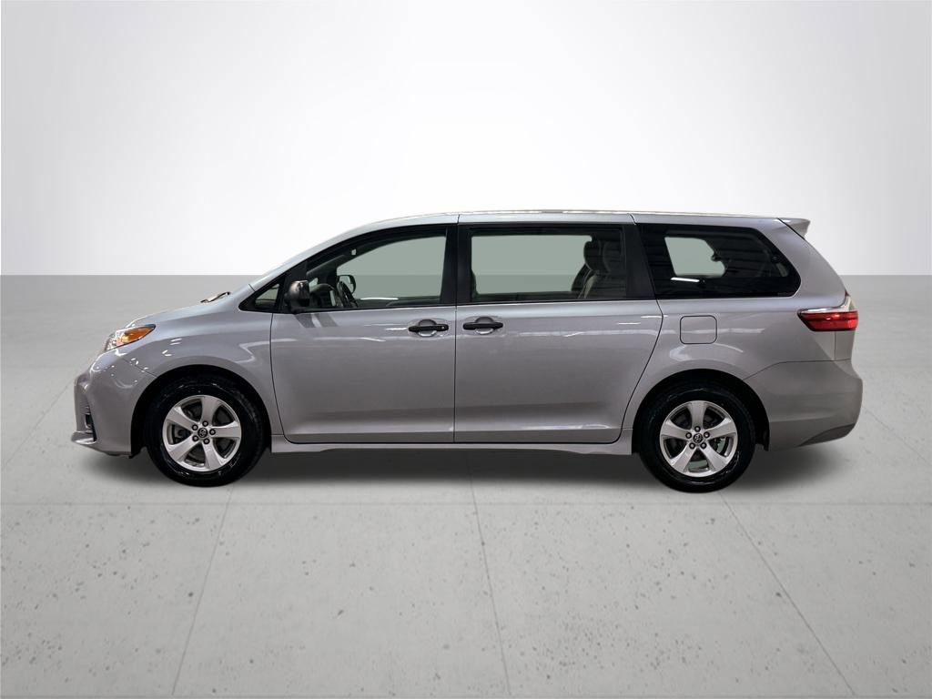 Used 2018 Toyota Sienna L image 12