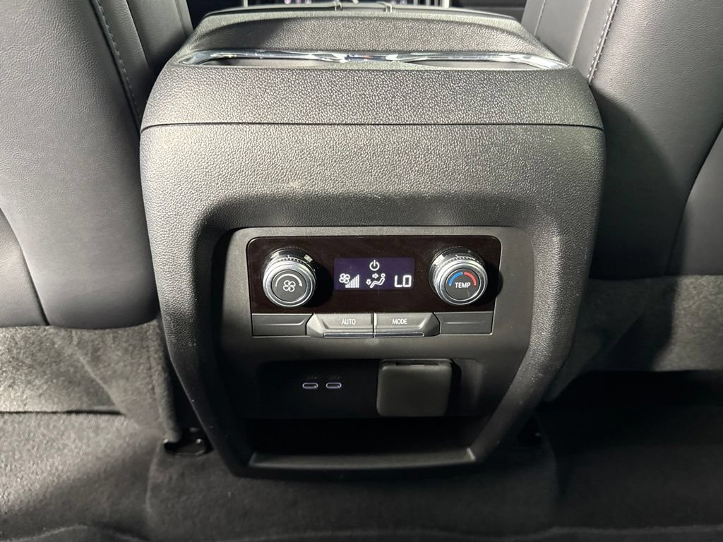 Certified 2026 GMC Acadia Elevation w/ Elevation Premium Package AWD/4WD image 37