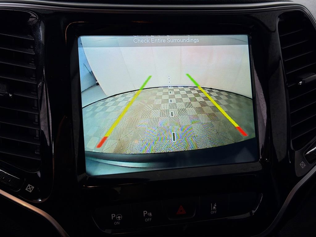 Used 2019 Jeep Cherokee Limited w/ Technology Group AWD/4WD image 18