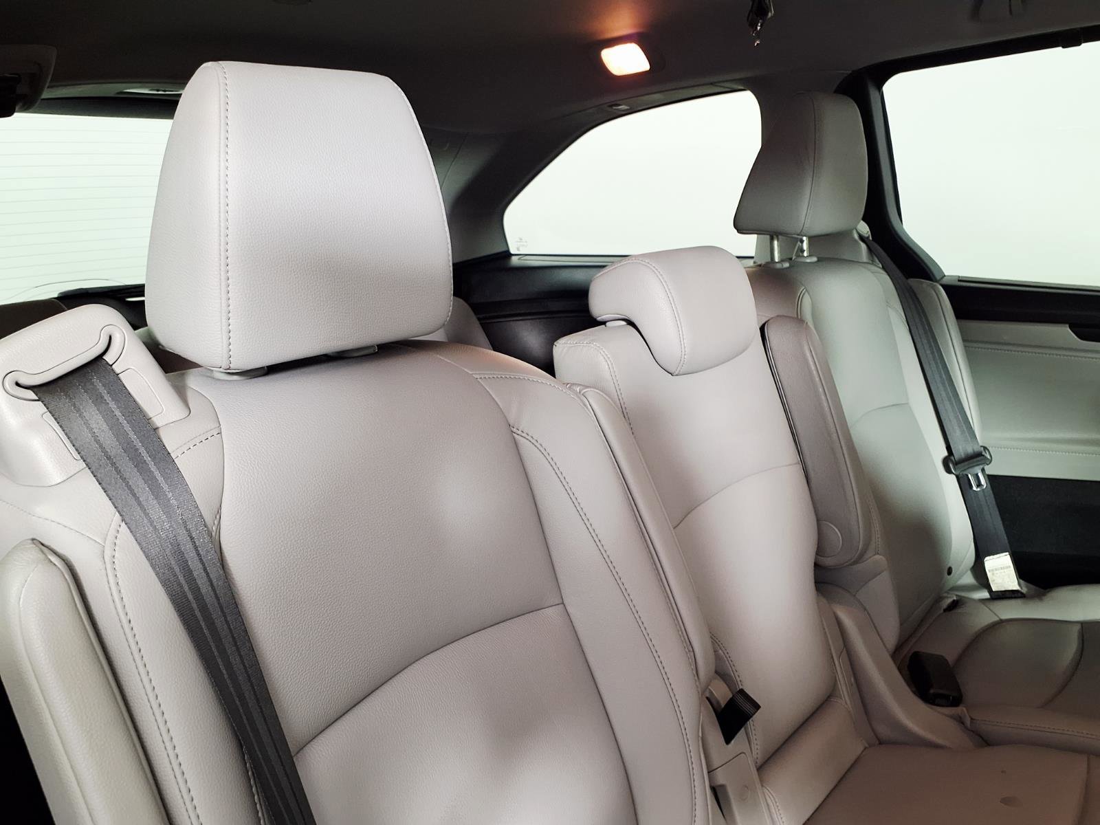Used 2018 Honda Odyssey EX-L image 12