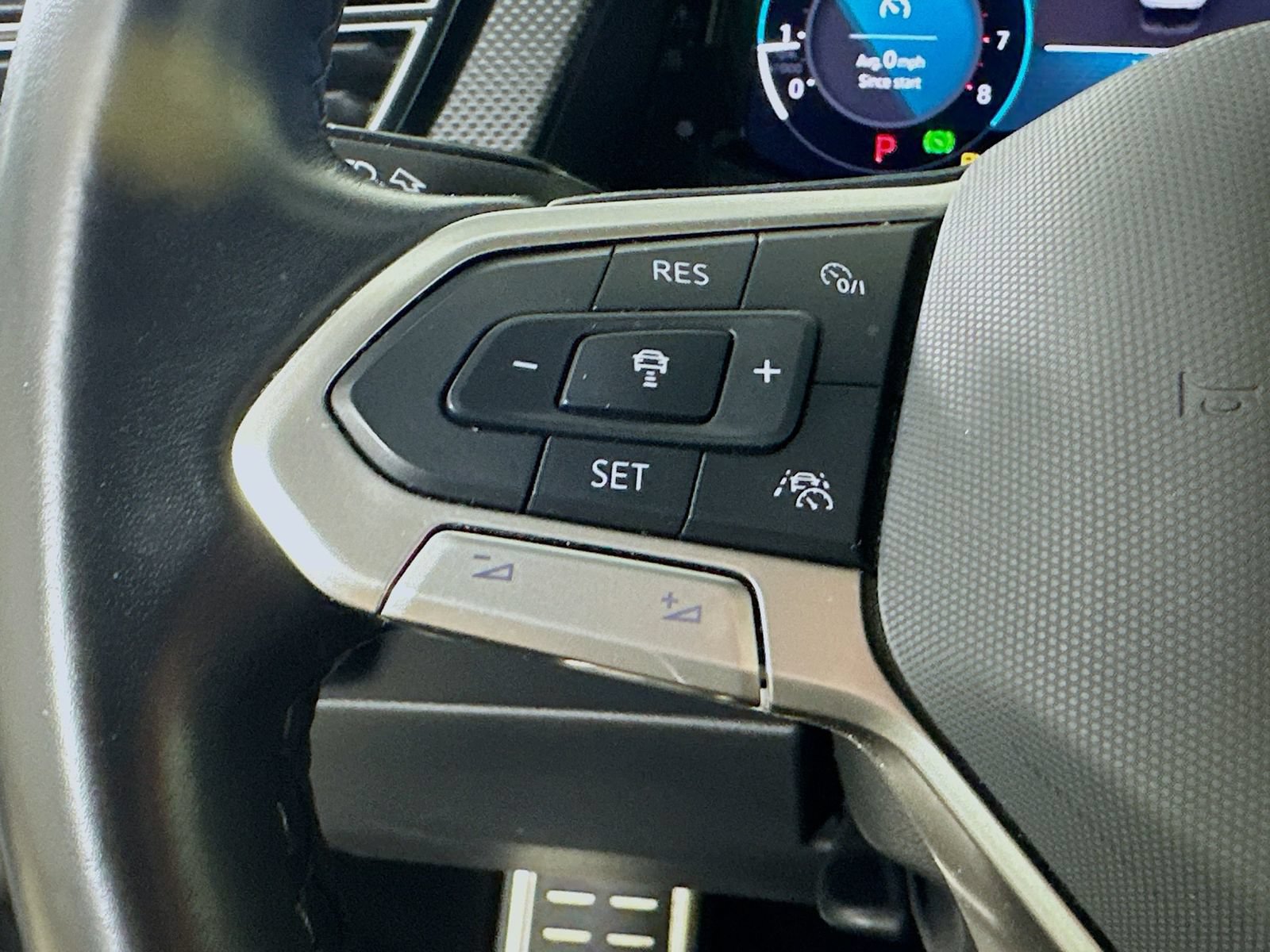 Used 2024 Volkswagen Atlas Cross Sport SEL R-Line AWD/4WD image 19