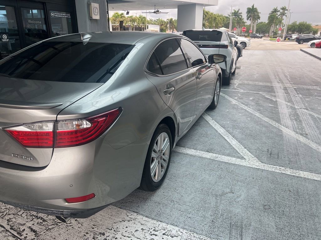 Used 2015 Lexus ES 350 w/ Premium Package FWD image 7