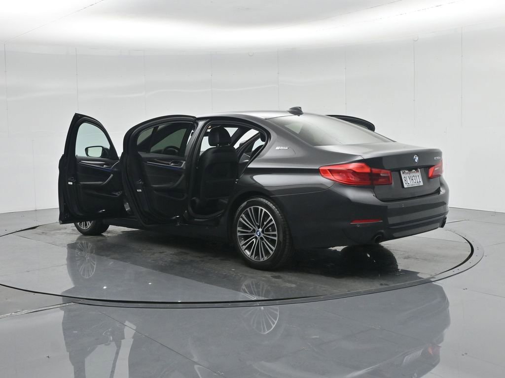 Used 2019 BMW 530e 530e iPerformance w/ Convenience Package image 40