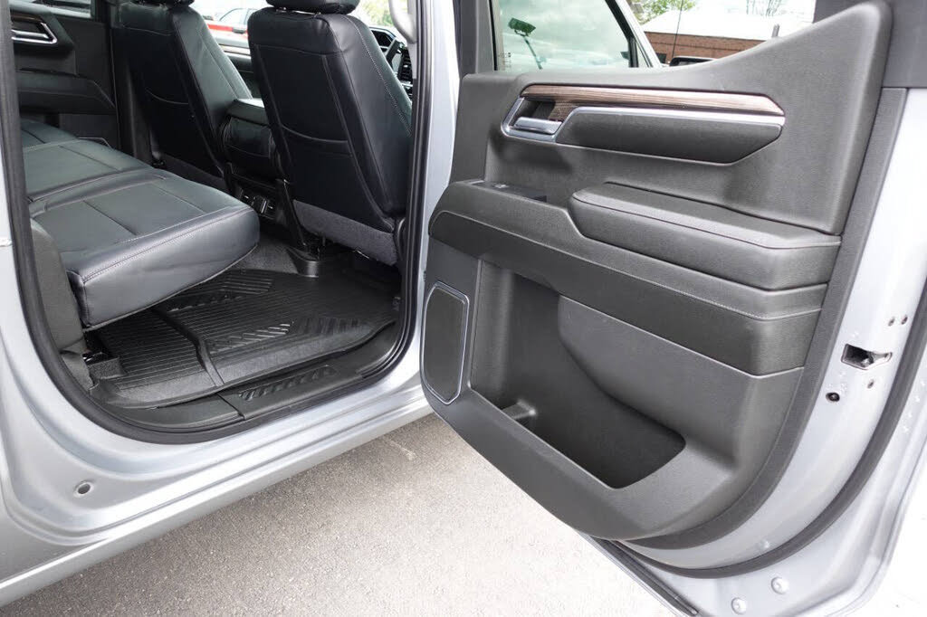 Used 2023 Chevrolet Silverado 1500 LT AWD/4WD image 28