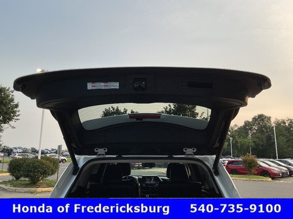 Used 2021 Toyota Highlander XLE AWD/4WD image 12